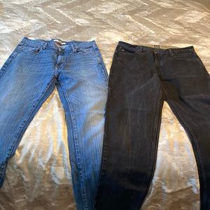 Tommy Hilfiger classic straight jeans sz 34/32 1 black pair and  1 stonewashed